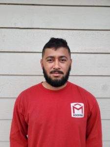 Picture of MCE Roofing Employee